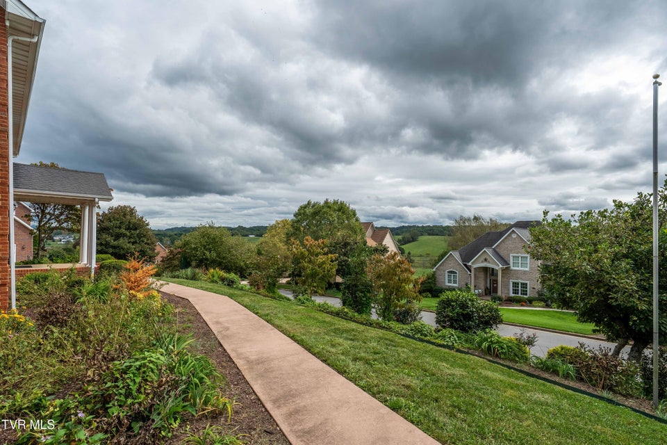Photo #6: 168 Laurel Ridge Drive