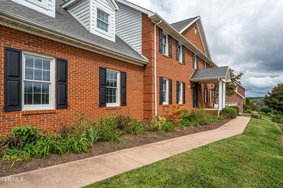 Photo #7: 168 Laurel Ridge Drive