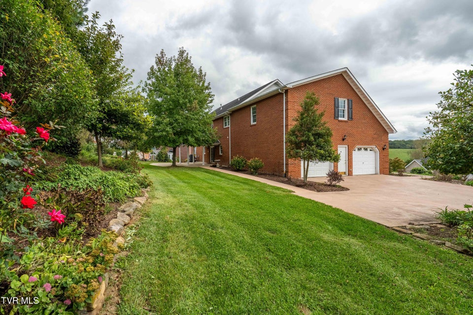 Photo #54: 168 Laurel Ridge Drive
