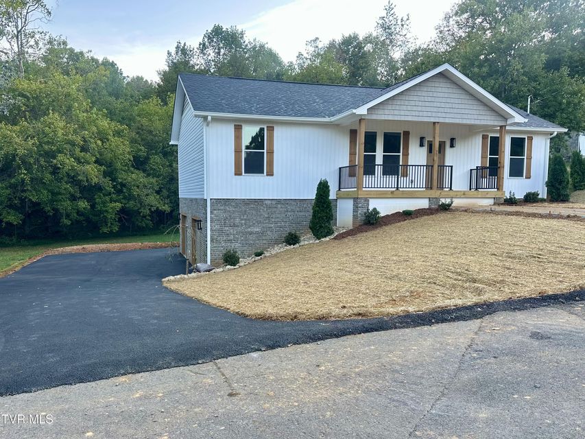 Photo #2: 905 Fairlane Drive