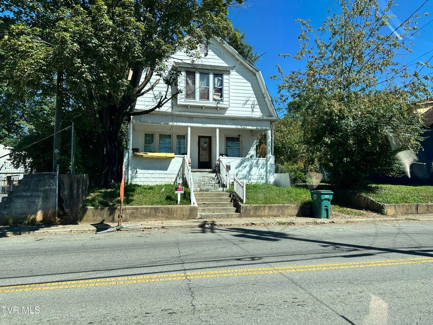 Photo #2: 1180 Mary Street