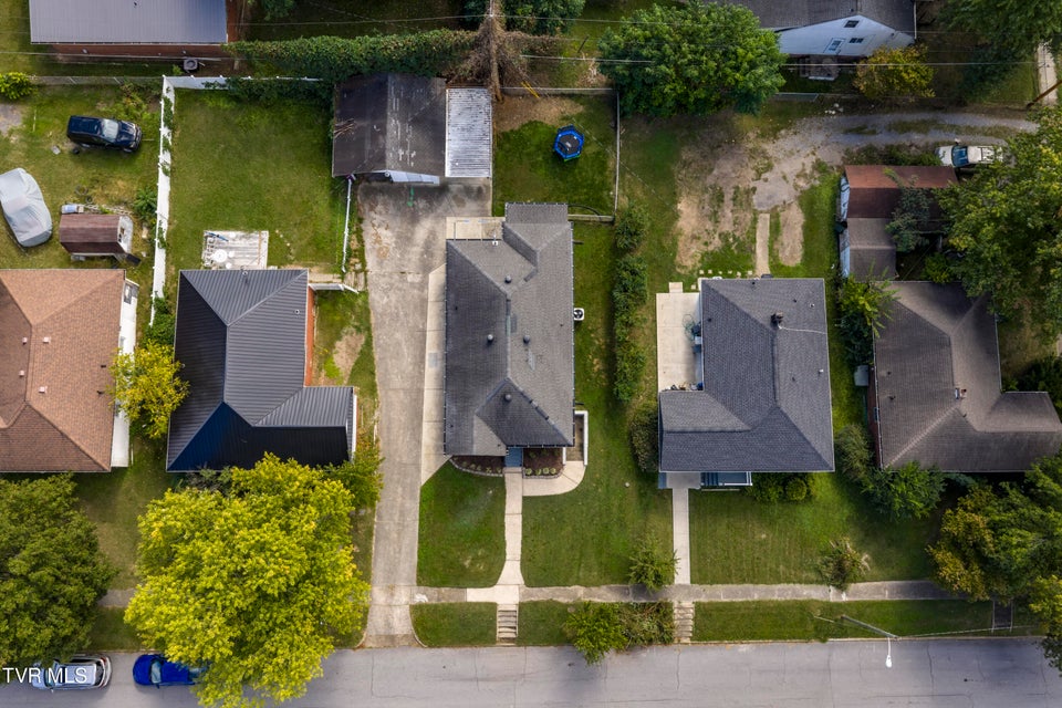 Photo #37: 809 Birch Street