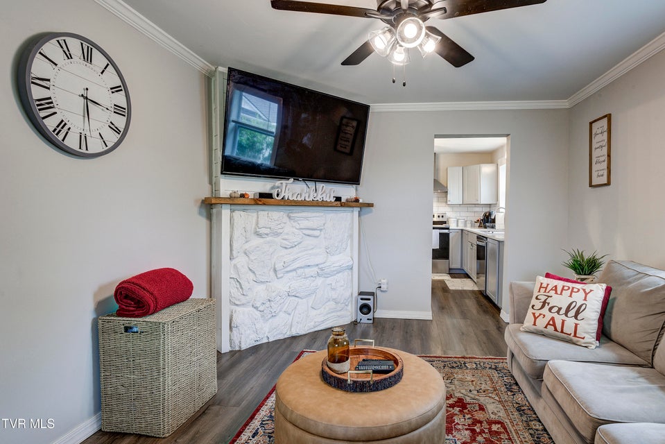 Photo #7: 809 Birch Street