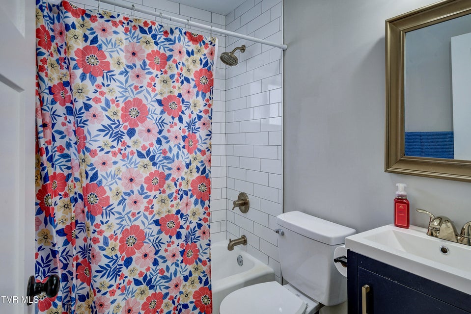 Photo #15: 809 Birch Street