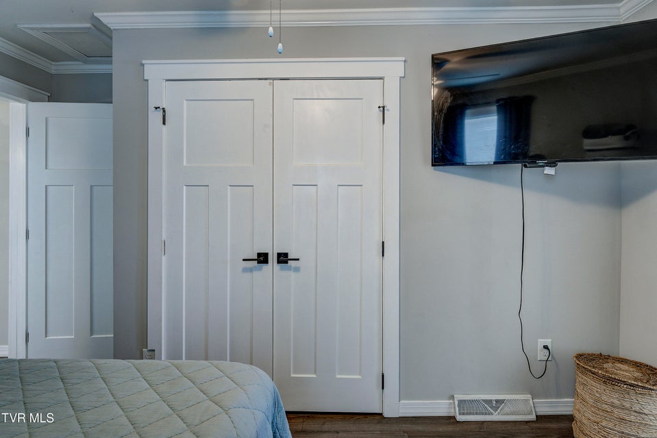 Photo #19: 809 Birch Street