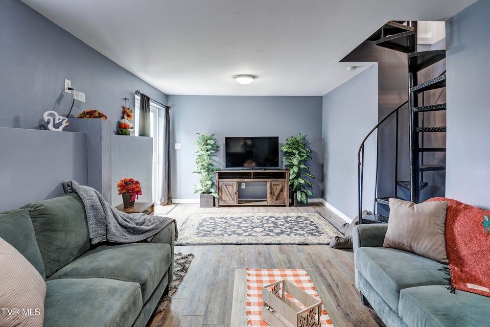 Photo #26: 809 Birch Street