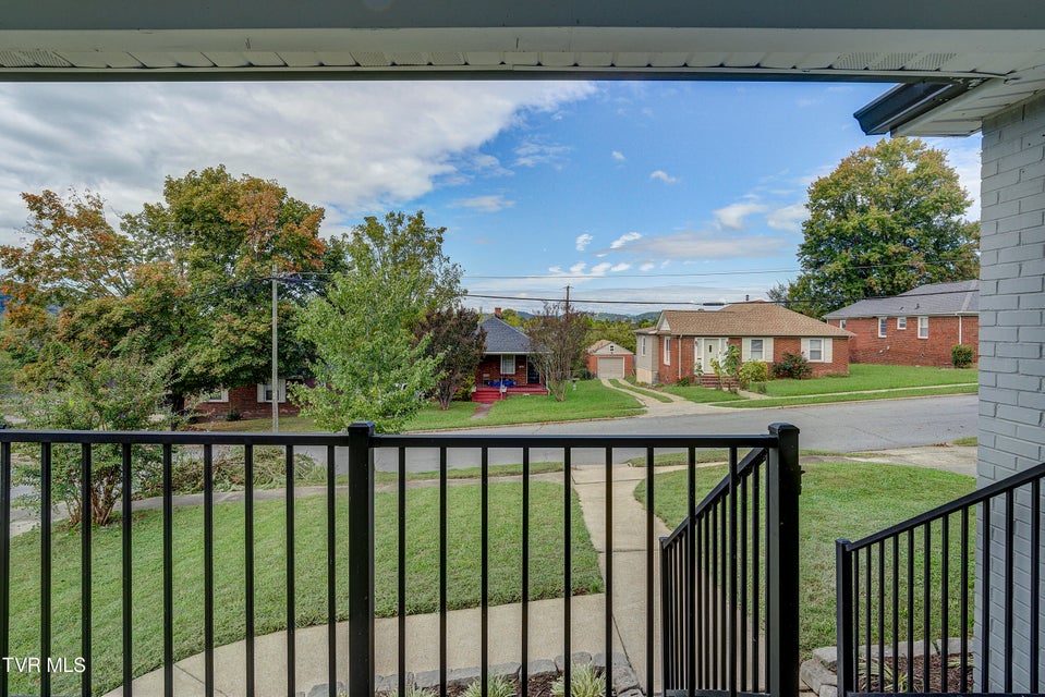 Photo #3: 809 Birch Street