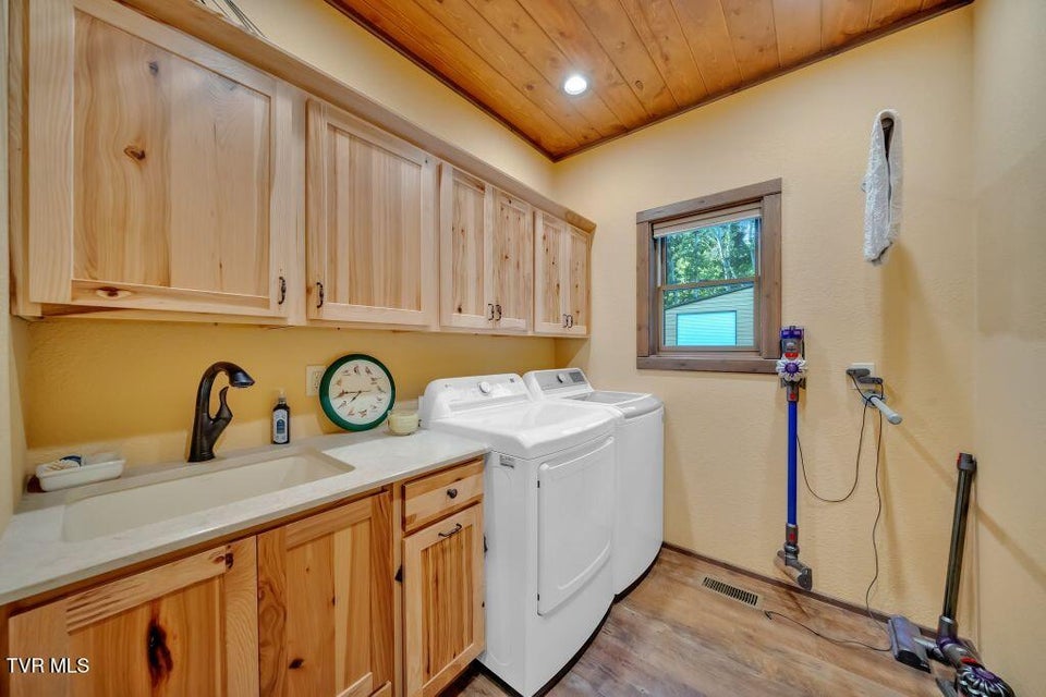 Photo #26: 139 Lakeridge Lane