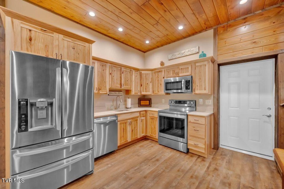 Photo #28: 139 Lakeridge Lane