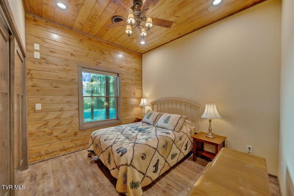 Photo #32: 139 Lakeridge Lane