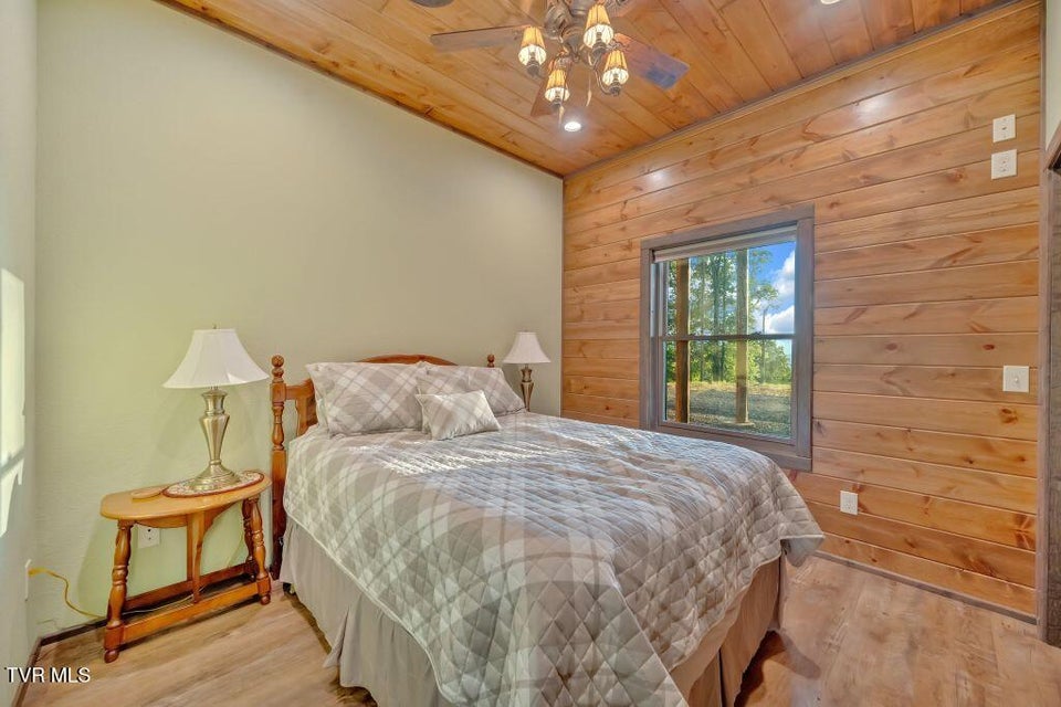 Photo #33: 139 Lakeridge Lane