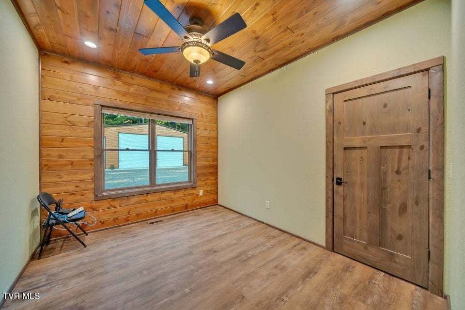 Photo #38: 139 Lakeridge Lane