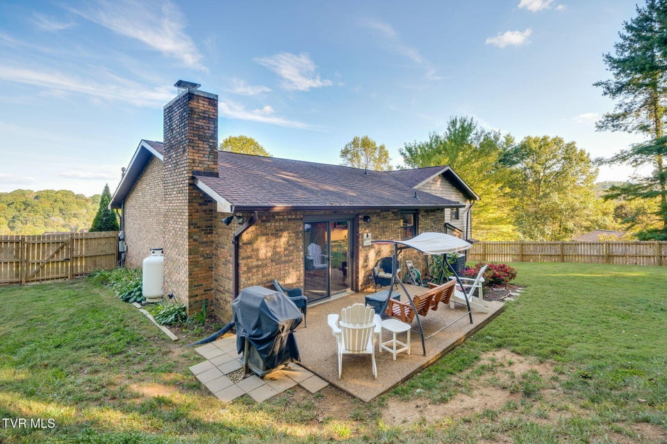 Photo #34: 136 Manchester Place