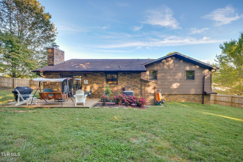 Photo #33: 136 Manchester Place