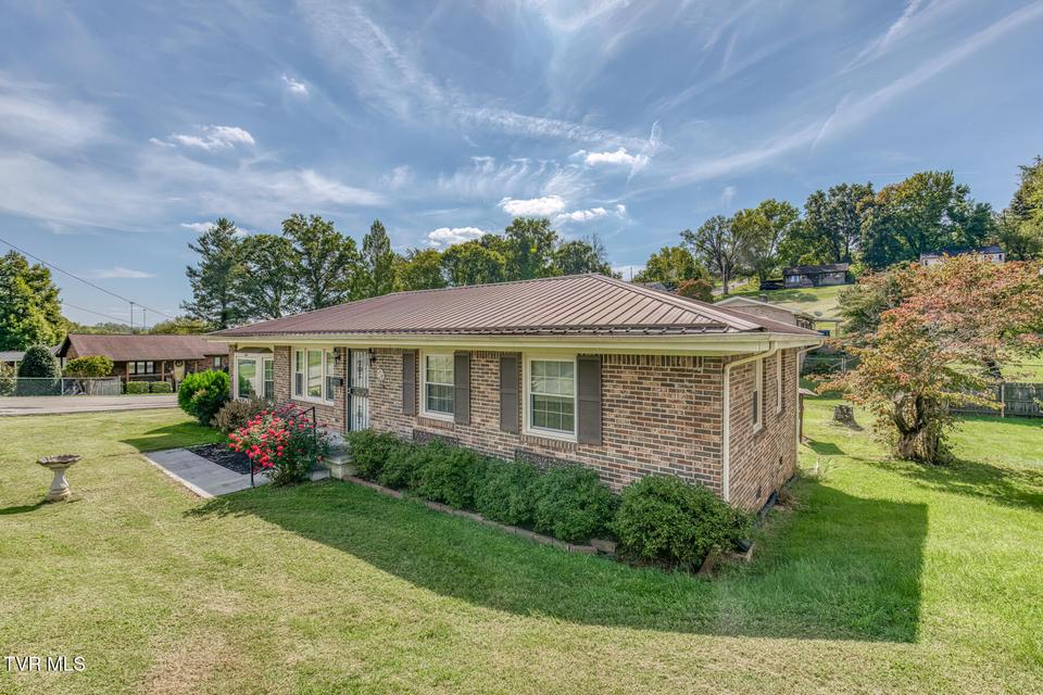 Photo #3: 2001 Sand Street