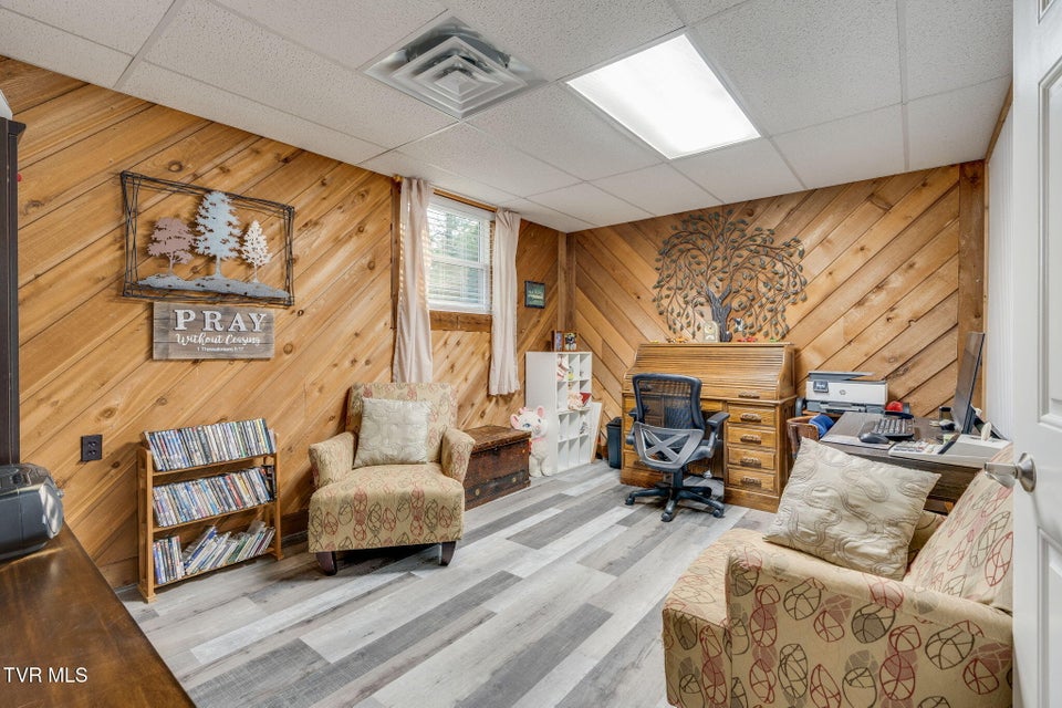 Photo #27: 136 Manchester Place