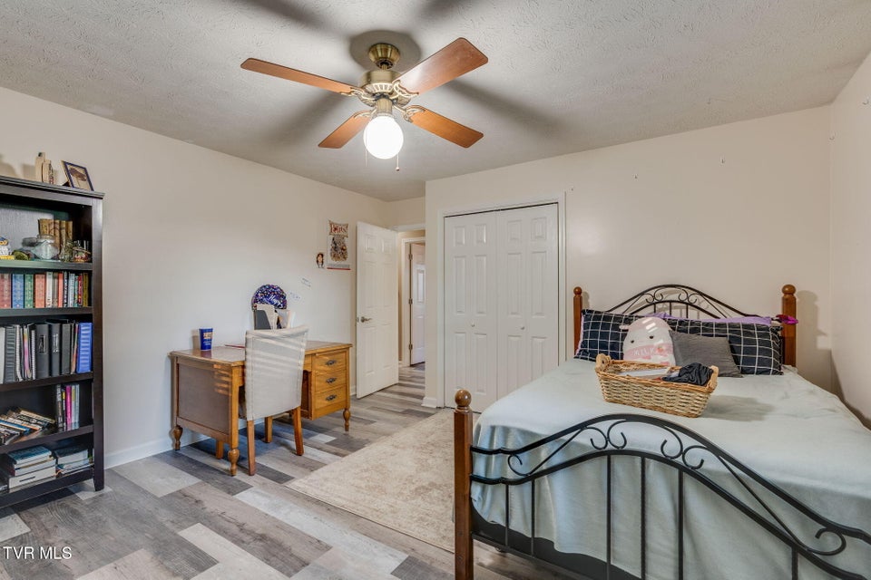 Photo #26: 136 Manchester Place