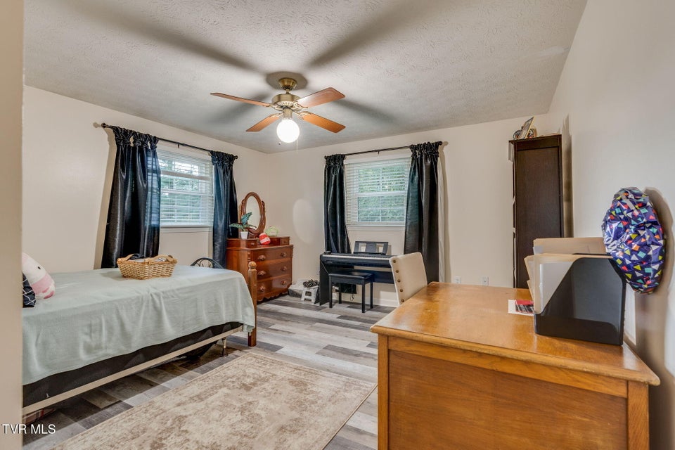 Photo #25: 136 Manchester Place