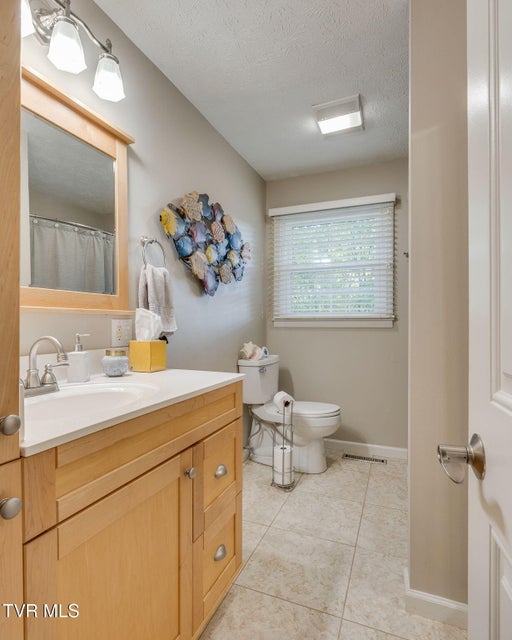 Photo #24: 136 Manchester Place