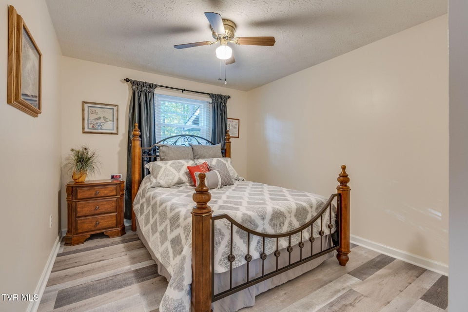 Photo #22: 136 Manchester Place