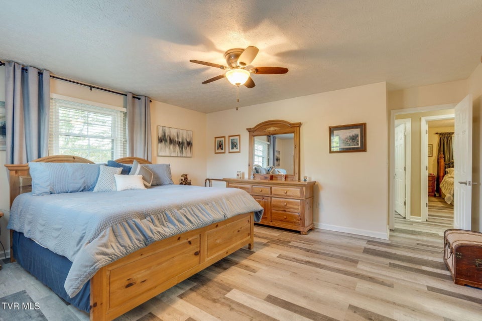 Photo #18: 136 Manchester Place