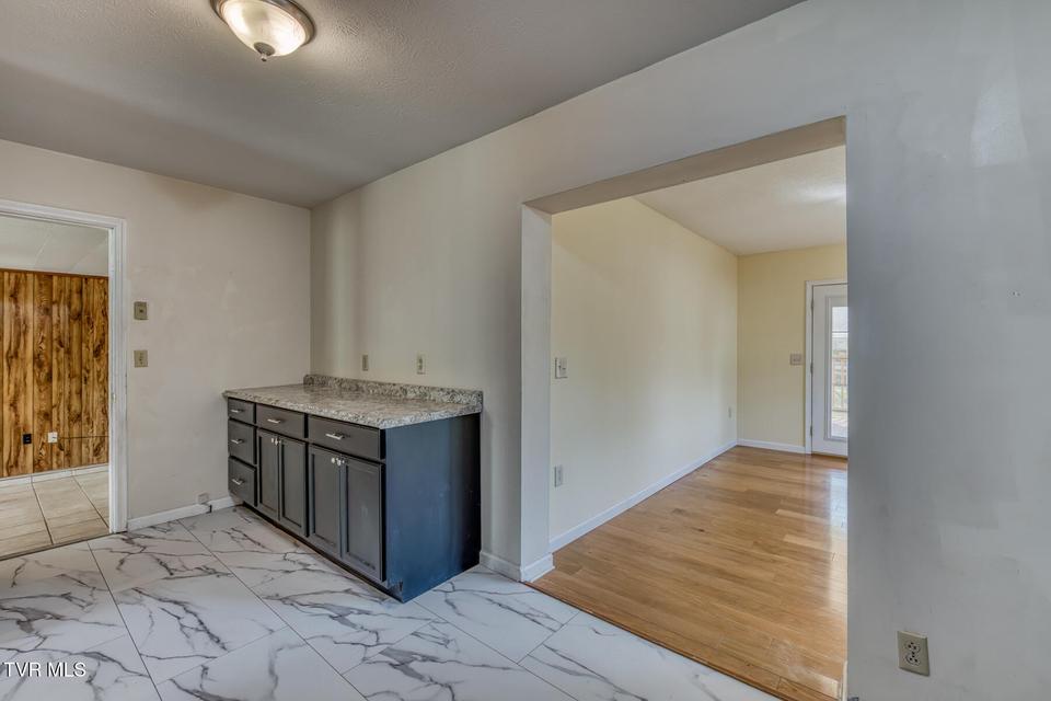 Photo #18: 2001 Sand Street