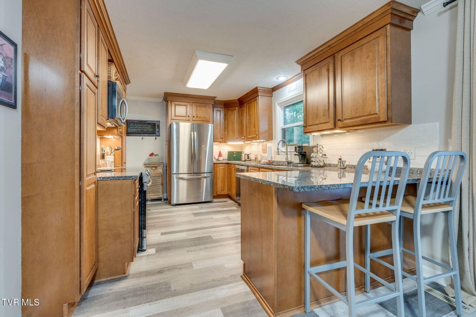 Photo #14: 136 Manchester Place