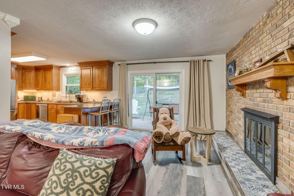 Photo #13: 136 Manchester Place