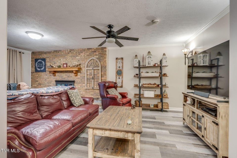 Photo #11: 136 Manchester Place