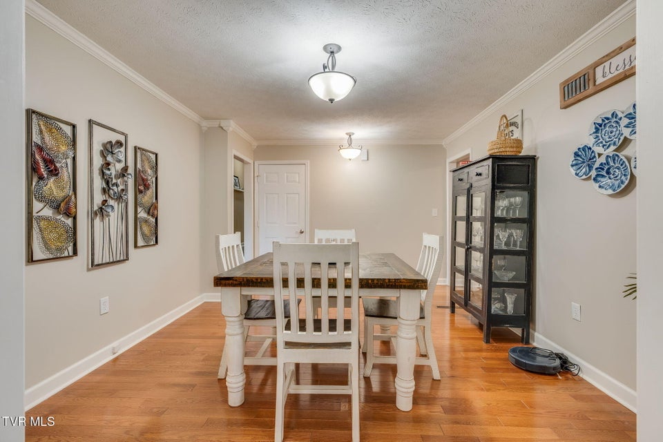 Photo #10: 136 Manchester Place