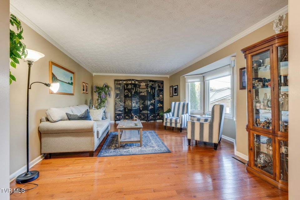 Photo #6: 136 Manchester Place