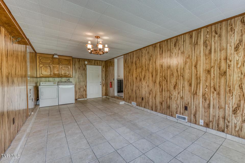 Photo #31: 2001 Sand Street