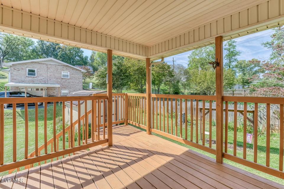 Photo #32: 2001 Sand Street