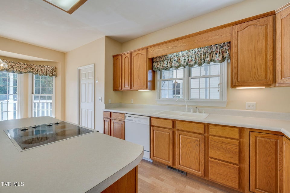 Photo #17: 113 Wedgewood Circle