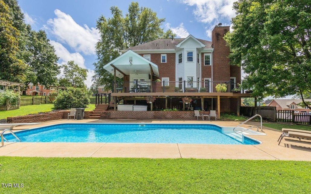 Photo #33: 245 Park Ridge Court