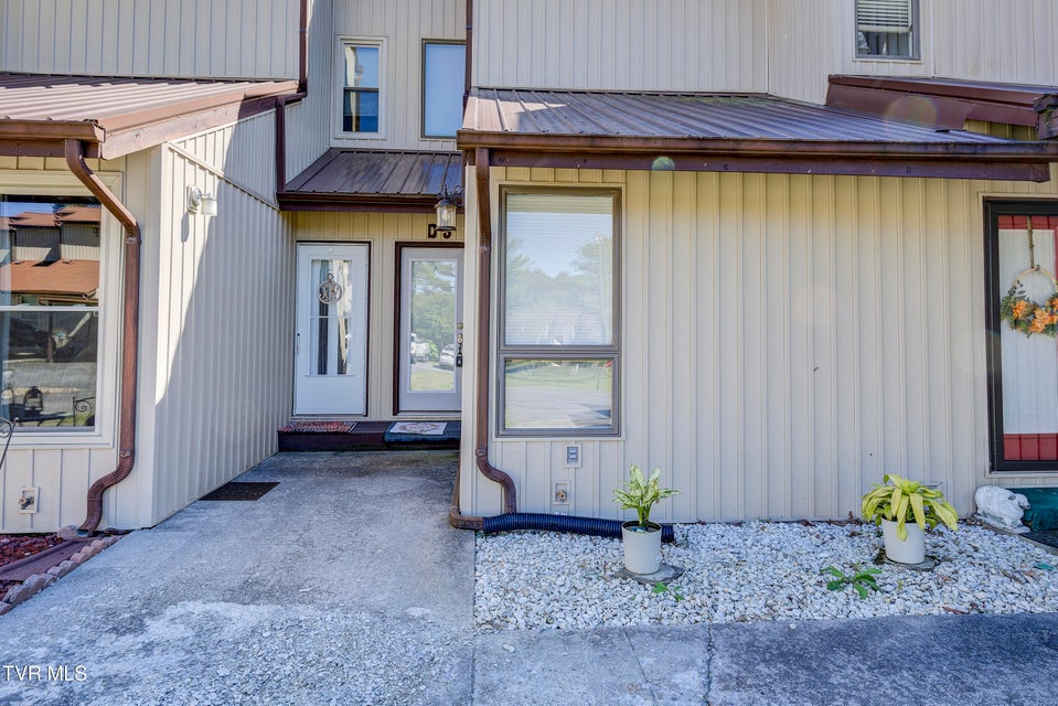 Photo #2: 780 Hamilton Road