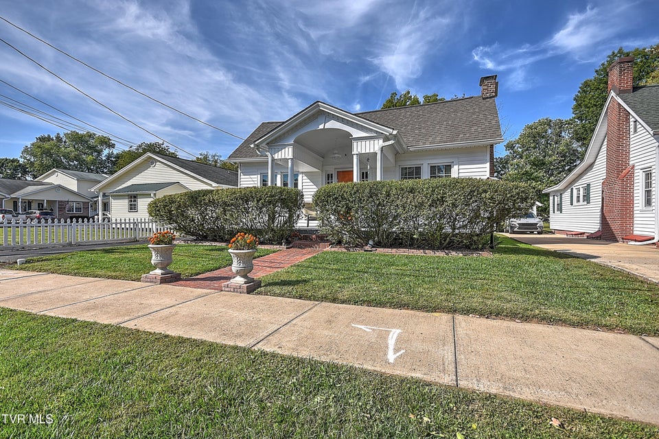 Photo #2: 705 Main Street