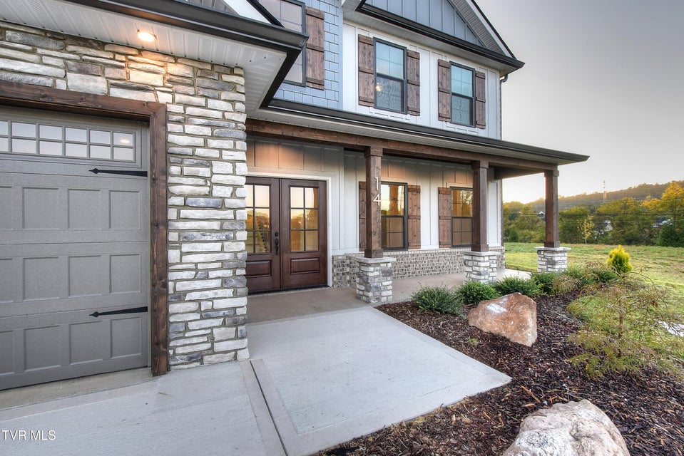 Photo #4: 14 Glaze Farm Way