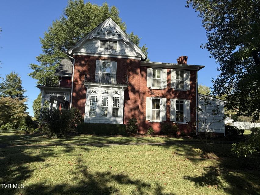 Photo #4: 1906 G Street