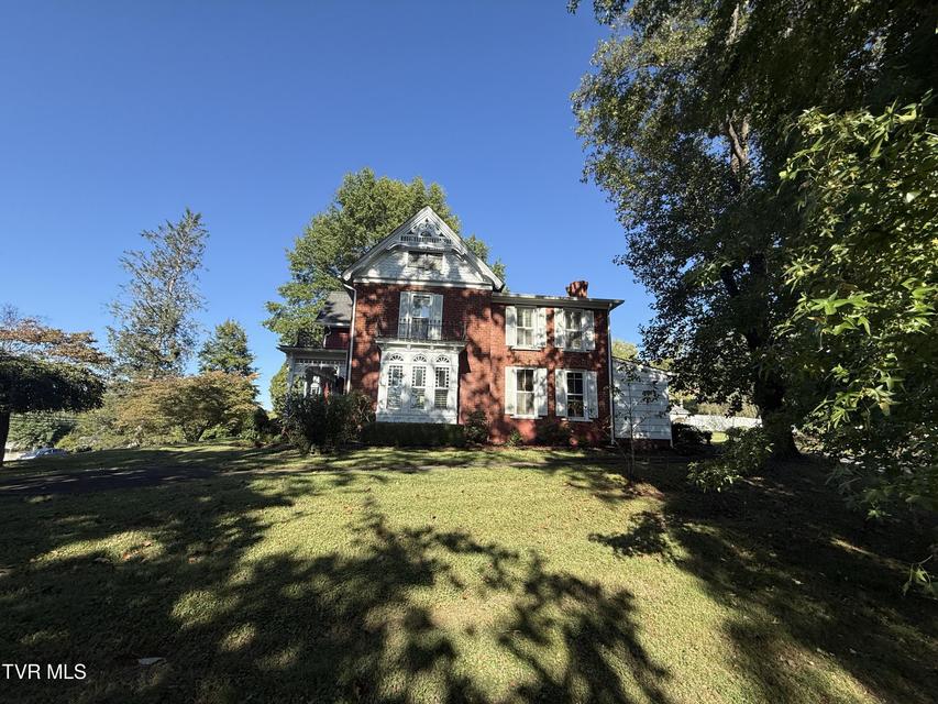Photo #5: 1906 G Street
