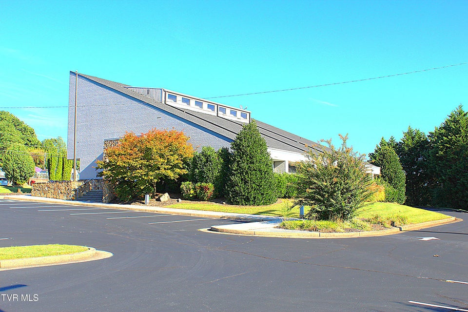 Photo #3: 2710 Roan Street