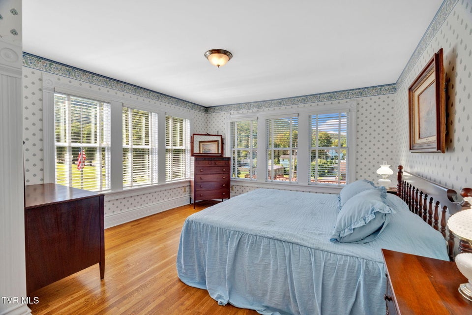 Photo #35: 308 Pearl Avenue