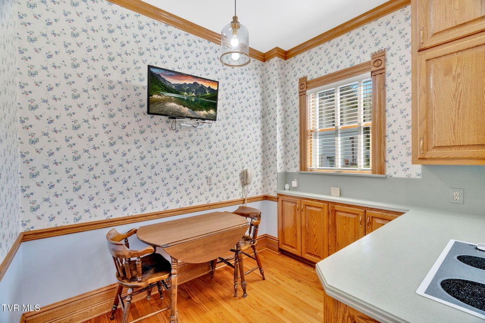 Photo #24: 308 Pearl Avenue