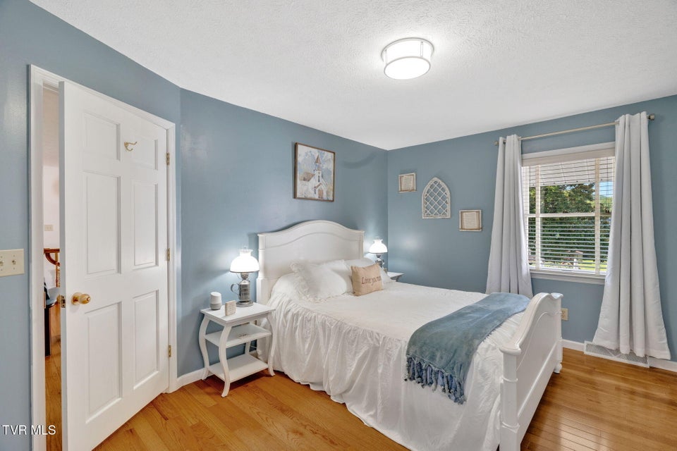 Photo #71: 308 Pearl Avenue