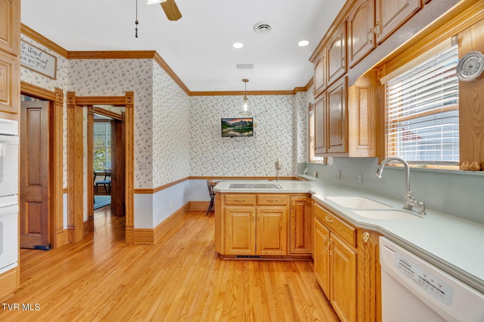 Photo #19: 308 Pearl Avenue