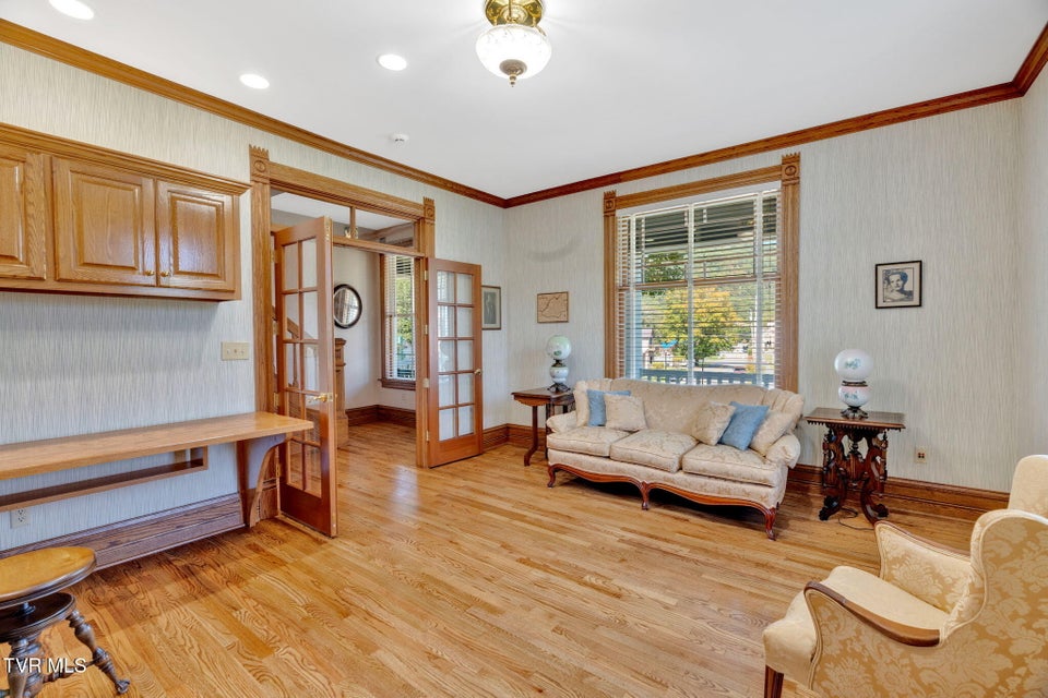 Photo #9: 308 Pearl Avenue