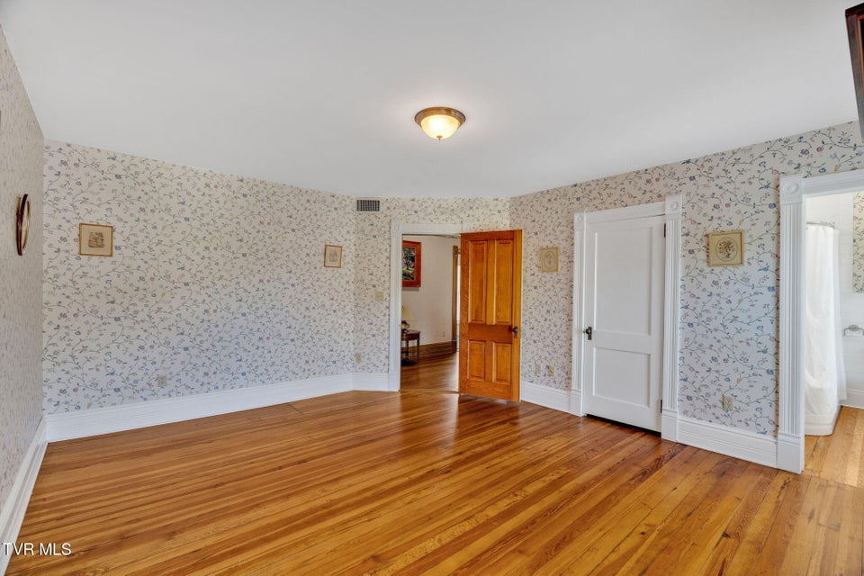 Photo #39: 308 Pearl Avenue