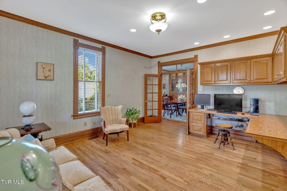 Photo #10: 308 Pearl Avenue