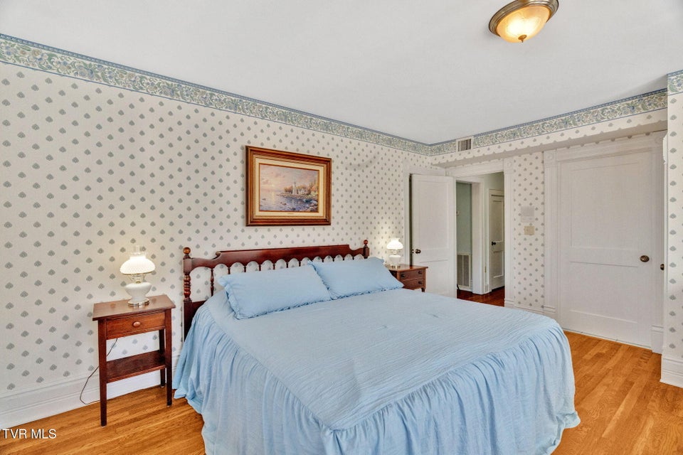 Photo #36: 308 Pearl Avenue