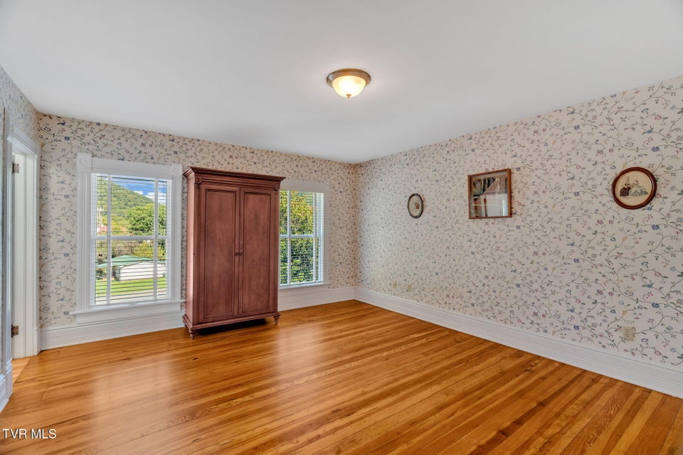 Photo #41: 308 Pearl Avenue